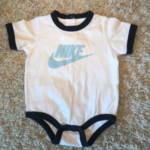 Nike Onesie 0-6 Months
